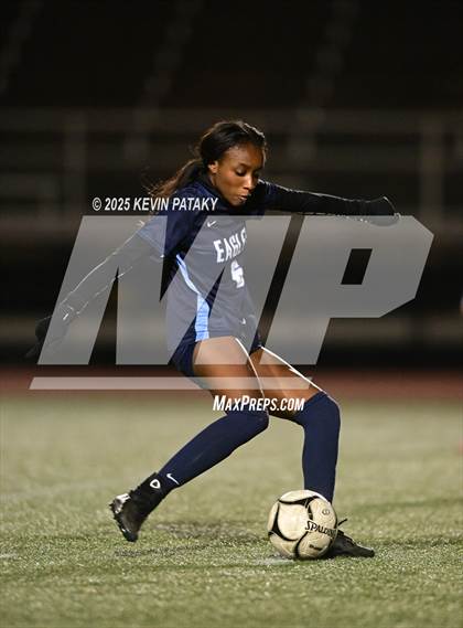 Thumbnail 2 in North Haven vs. East Catholic (CIAC Class L Semifinal) photogallery.