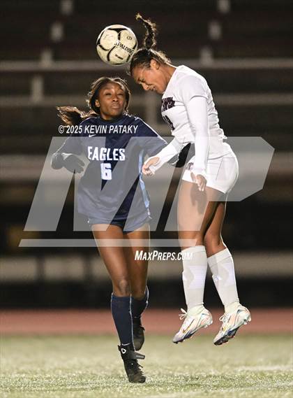 Thumbnail 3 in North Haven vs. East Catholic (CIAC Class L Semifinal) photogallery.