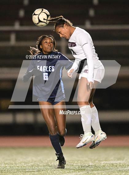 Thumbnail 1 in North Haven vs. East Catholic (CIAC Class L Semifinal) photogallery.