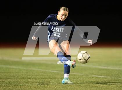 Thumbnail 2 in North Haven vs. East Catholic (CIAC Class L Semifinal) photogallery.