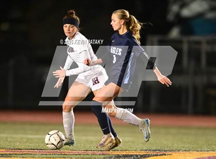 Thumbnail 1 in North Haven vs. East Catholic (CIAC Class L Semifinal) photogallery.