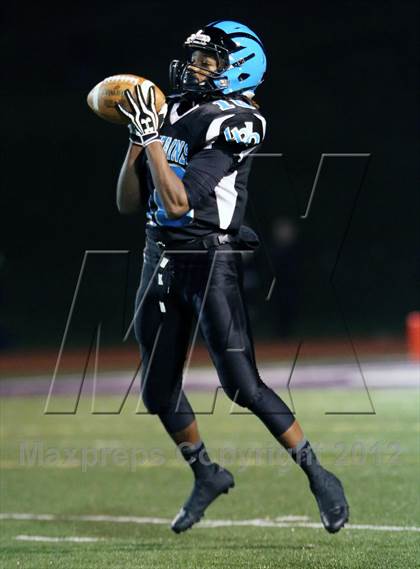 Thumbnail 2 in Upper St. Clair vs. Woodland Hills (WPIAL Semifinal) photogallery.