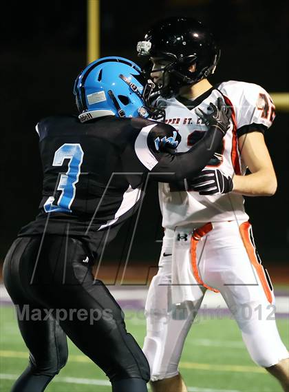 Thumbnail 2 in Upper St. Clair vs. Woodland Hills (WPIAL Semifinal) photogallery.