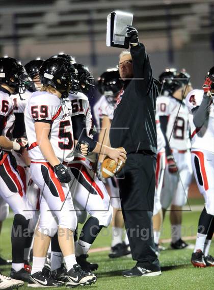 Thumbnail 1 in Upper St. Clair vs. Woodland Hills (WPIAL Semifinal) photogallery.