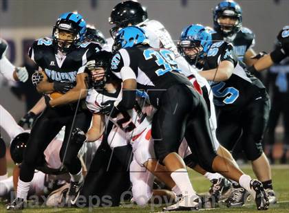 Thumbnail 2 in Upper St. Clair vs. Woodland Hills (WPIAL Semifinal) photogallery.