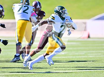 Thumbnail 3 in Heights vs. Stratford (UIL 6A Bi-District Playoff) photogallery.