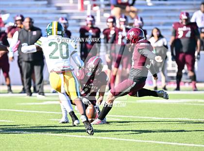 Thumbnail 1 in Heights vs. Stratford (UIL 6A Bi-District Playoff) photogallery.