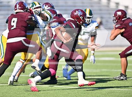 Thumbnail 1 in Heights vs. Stratford (UIL 6A Bi-District Playoff) photogallery.