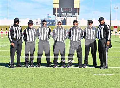 Thumbnail 1 in Heights vs. Stratford (UIL 6A Bi-District Playoff) photogallery.