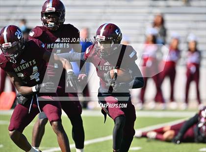 Thumbnail 3 in Heights vs. Stratford (UIL 6A Bi-District Playoff) photogallery.