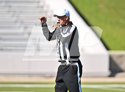 Thumbnail 2 in Heights vs. Stratford (UIL 6A Bi-District Playoff) photogallery.