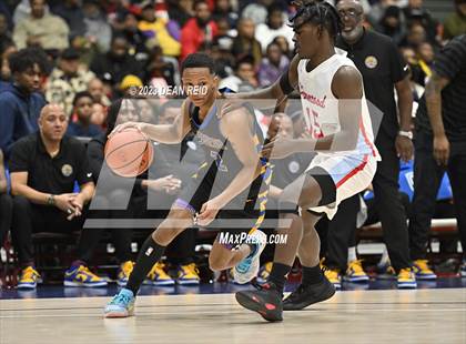 Thumbnail 3 in Simeon vs. Kenwood photogallery.