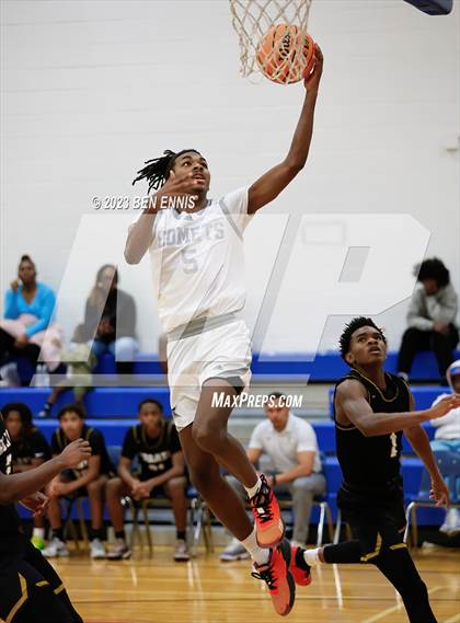 Thumbnail 1 in Carrollton vs. South Gwinnett (Tournament of Champions) photogallery.