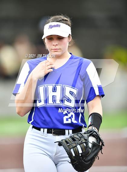 Thumbnail 2 in Jacksboro vs Comanche (UIL 3A Bi-District) photogallery.