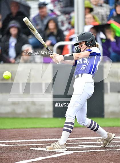 Thumbnail 2 in Jacksboro vs Comanche (UIL 3A Bi-District) photogallery.