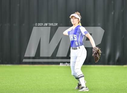 Thumbnail 2 in Jacksboro vs Comanche (UIL 3A Bi-District) photogallery.