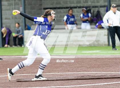 Thumbnail 2 in Jacksboro vs Comanche (UIL 3A Bi-District) photogallery.