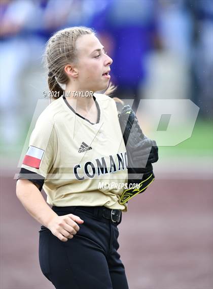 Thumbnail 2 in Jacksboro vs Comanche (UIL 3A Bi-District) photogallery.