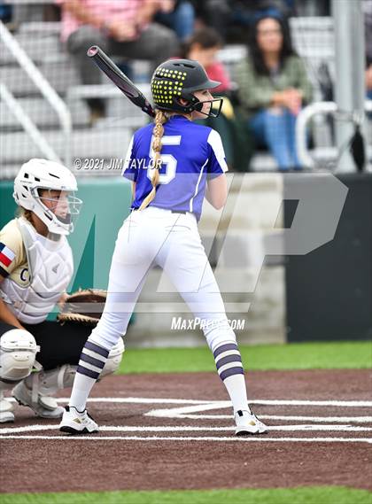 Thumbnail 3 in Jacksboro vs Comanche (UIL 3A Bi-District) photogallery.
