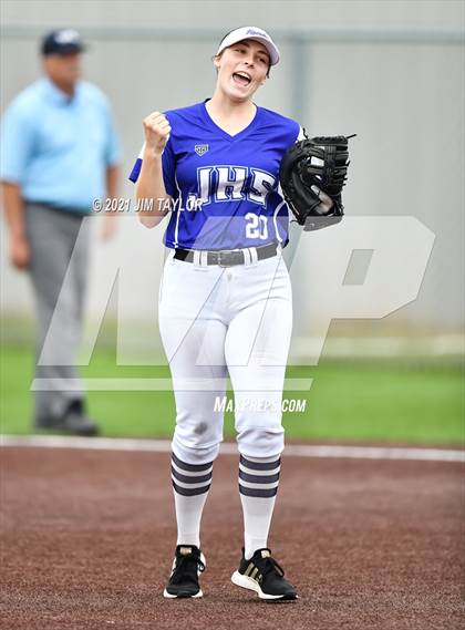Thumbnail 1 in Jacksboro vs Comanche (UIL 3A Bi-District) photogallery.