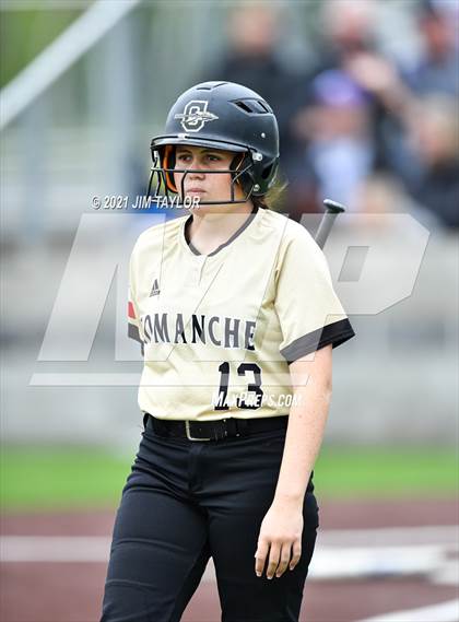 Thumbnail 1 in Jacksboro vs Comanche (UIL 3A Bi-District) photogallery.