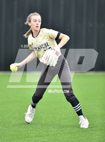 Thumbnail 1 in Jacksboro vs Comanche (UIL 3A Bi-District) photogallery.