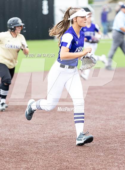 Thumbnail 1 in Jacksboro vs Comanche (UIL 3A Bi-District) photogallery.