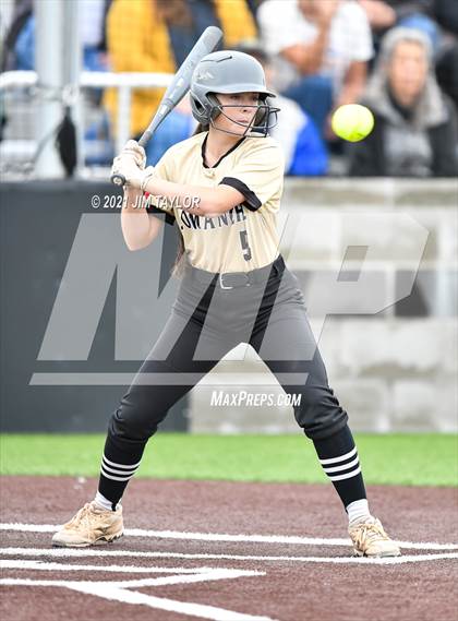 Thumbnail 3 in Jacksboro vs Comanche (UIL 3A Bi-District) photogallery.