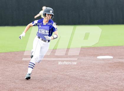 Thumbnail 2 in Jacksboro vs Comanche (UIL 3A Bi-District) photogallery.