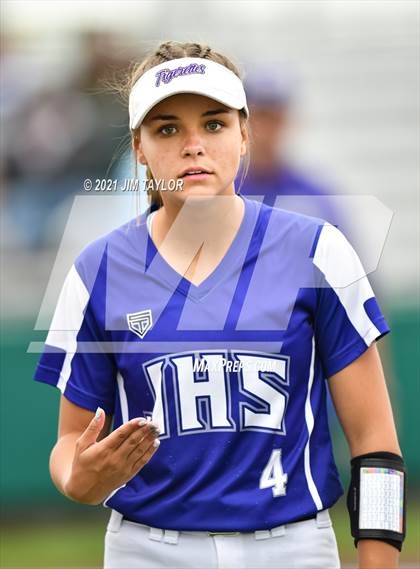 Thumbnail 1 in Jacksboro vs Comanche (UIL 3A Bi-District) photogallery.