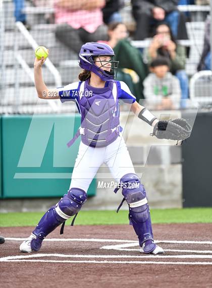 Thumbnail 3 in Jacksboro vs Comanche (UIL 3A Bi-District) photogallery.