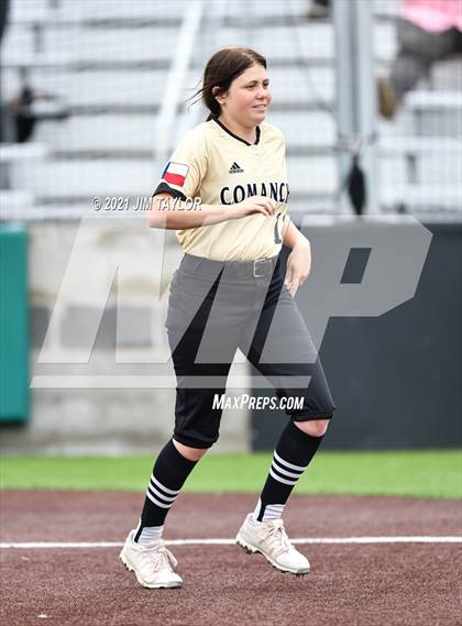 Thumbnail 3 in Jacksboro vs Comanche (UIL 3A Bi-District) photogallery.
