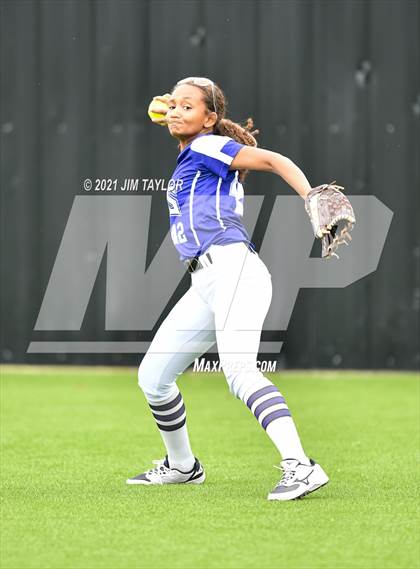 Thumbnail 1 in Jacksboro vs Comanche (UIL 3A Bi-District) photogallery.