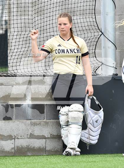 Thumbnail 2 in Jacksboro vs Comanche (UIL 3A Bi-District) photogallery.