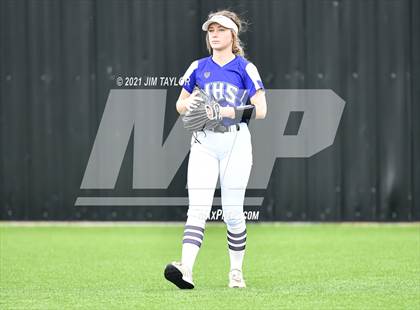 Thumbnail 1 in Jacksboro vs Comanche (UIL 3A Bi-District) photogallery.