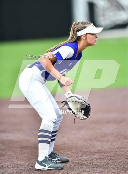Thumbnail 2 in Jacksboro vs Comanche (UIL 3A Bi-District) photogallery.