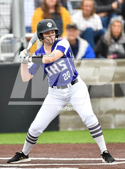 Thumbnail 3 in Jacksboro vs Comanche (UIL 3A Bi-District) photogallery.