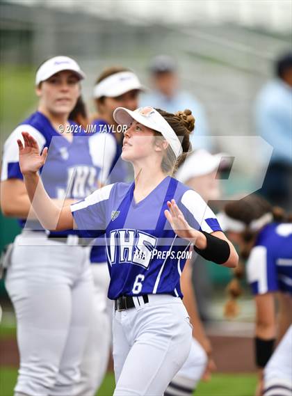 Thumbnail 2 in Jacksboro vs Comanche (UIL 3A Bi-District) photogallery.