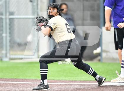 Thumbnail 1 in Jacksboro vs Comanche (UIL 3A Bi-District) photogallery.