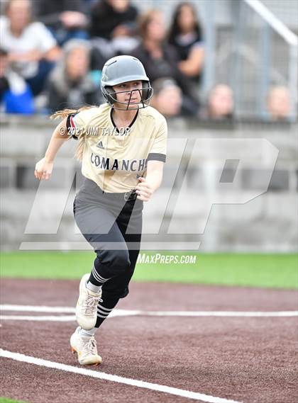 Thumbnail 1 in Jacksboro vs Comanche (UIL 3A Bi-District) photogallery.