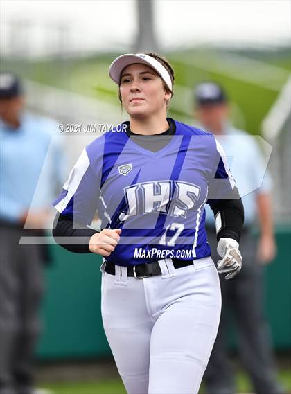 Thumbnail 3 in Jacksboro vs Comanche (UIL 3A Bi-District) photogallery.