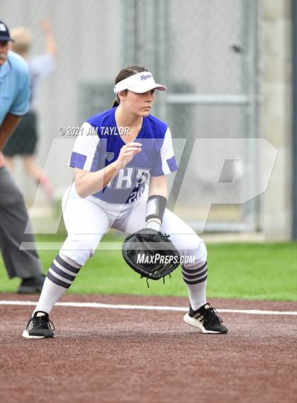 Thumbnail 1 in Jacksboro vs Comanche (UIL 3A Bi-District) photogallery.