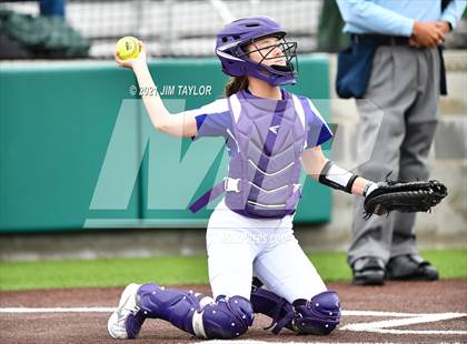 Thumbnail 2 in Jacksboro vs Comanche (UIL 3A Bi-District) photogallery.