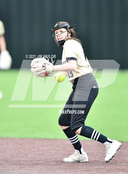 Thumbnail 1 in Jacksboro vs Comanche (UIL 3A Bi-District) photogallery.