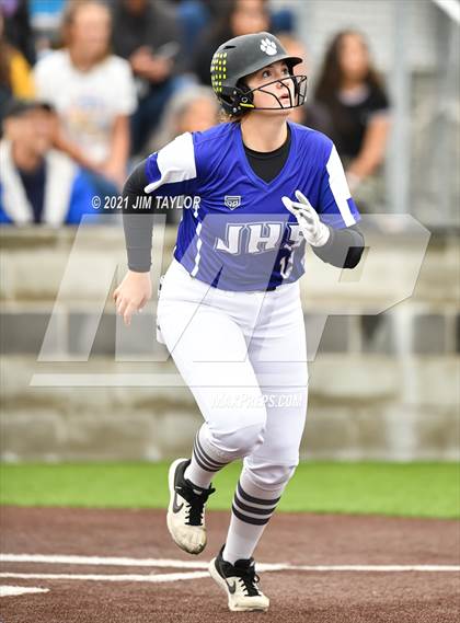 Thumbnail 3 in Jacksboro vs Comanche (UIL 3A Bi-District) photogallery.