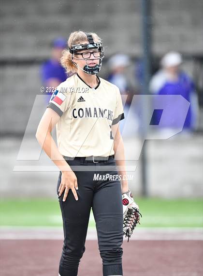 Thumbnail 3 in Jacksboro vs Comanche (UIL 3A Bi-District) photogallery.