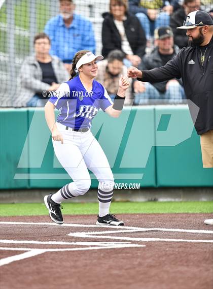 Thumbnail 2 in Jacksboro vs Comanche (UIL 3A Bi-District) photogallery.
