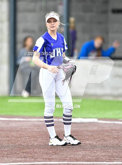 Thumbnail 2 in Jacksboro vs Comanche (UIL 3A Bi-District) photogallery.