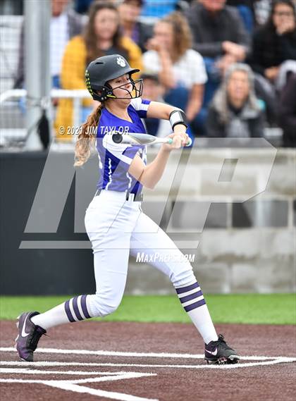 Thumbnail 2 in Jacksboro vs Comanche (UIL 3A Bi-District) photogallery.