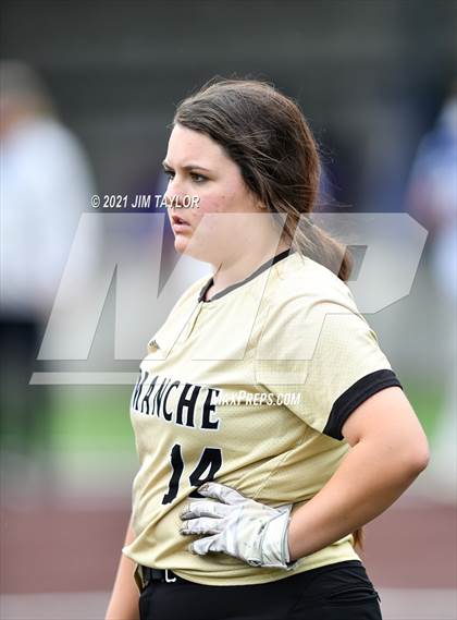 Thumbnail 2 in Jacksboro vs Comanche (UIL 3A Bi-District) photogallery.